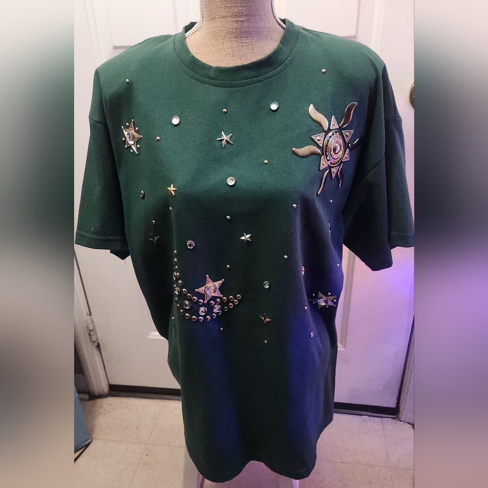 Fast Fashion Green Embellished T-shirt One Size  (pit to pit is 24 inches)